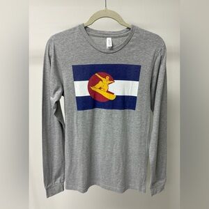 Bella Canvas Colorado Snowboarder Graphic Long Sleeve Shirt in Gray,‎ Size S